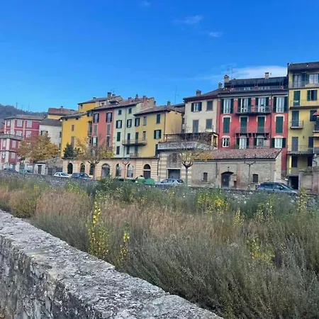 Chiara 3*